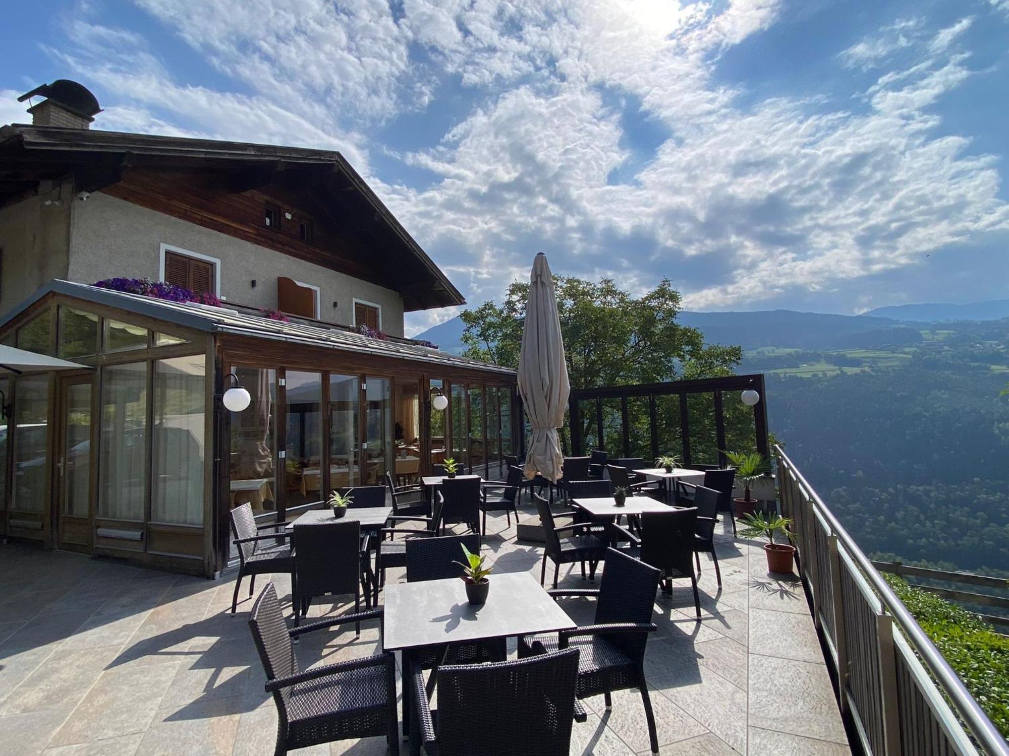 Sturmhof Hotell Klausen Exteriör bild