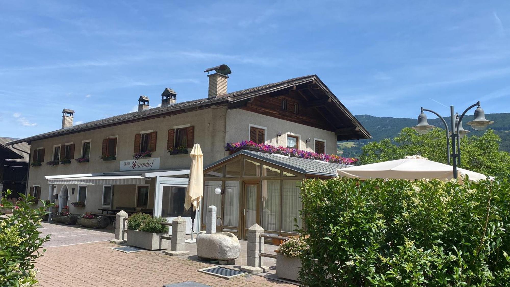 Sturmhof Hotell Klausen Exteriör bild